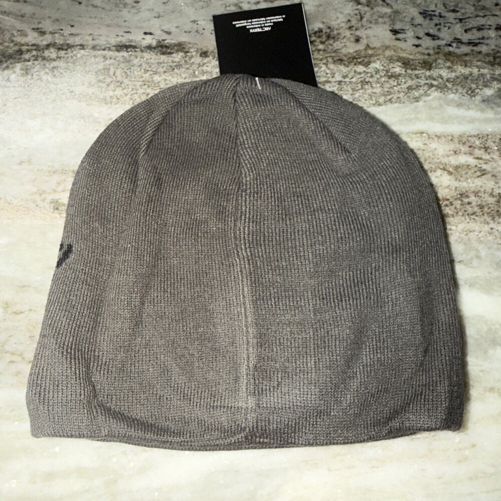 NWT Arc'teryx Bird Head Toque Beanie Hat Orca Merino Wool Winter Cap, Dark Grey - Picture 2 of 2